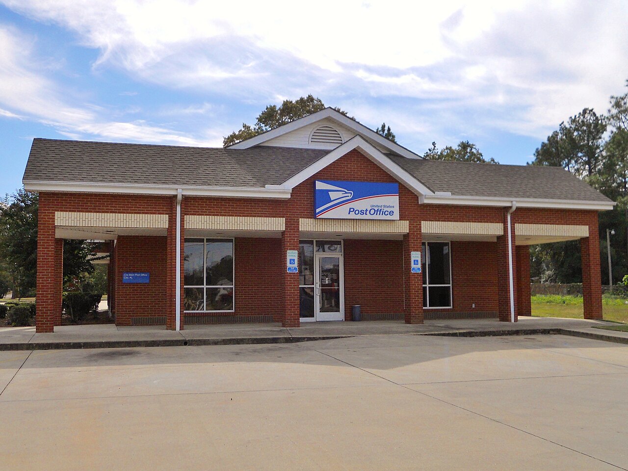 Historic rural U.S. post office building resembling 19th-century Newton Alabama post office